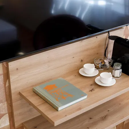 Electric & Apartamento